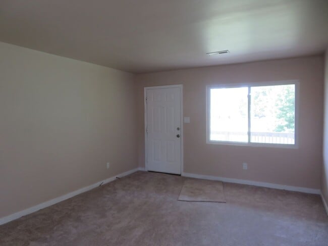 330 Kent Ave in Colonial Heights, VA - Building Photo - Building Photo