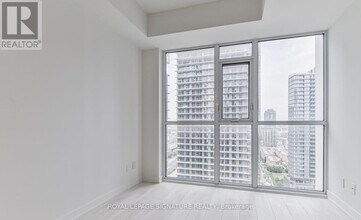 30 Ordnance St in Toronto, ON - Building Photo - Building Photo