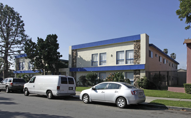 1013-1019 S Malden Ave in Fullerton, CA - Foto de edificio - Building Photo