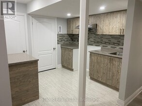 16 Provost Trail in Brampton, ON - Building Photo - Building Photo