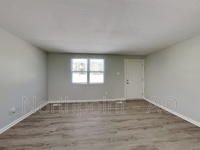 1000 Spring Hill Dr photo'