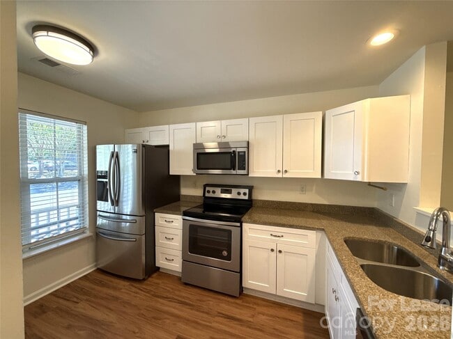 639 Mountainwater Dr in Charlotte, NC - Foto de edificio - Building Photo