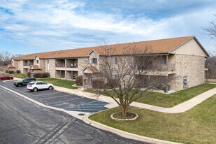 White Pines in Merrillville, IN - Building Photo