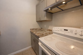 2068 Franklin St in Ft. Myers, FL - Building Photo - Building Photo