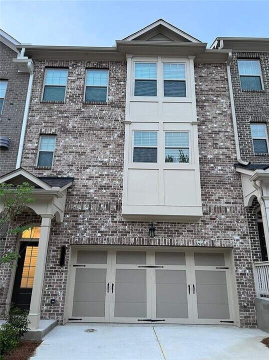 1324 Rosen Rd in Brookhaven, GA - Building Photo