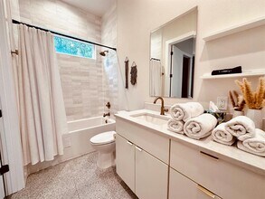 4706 Sylvandale Dr in Austin, TX - Building Photo - Building Photo