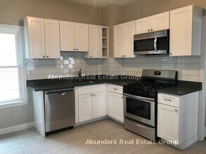73 Newbury St, Unit 1 in Somerville, MA - Building Photo - Building Photo