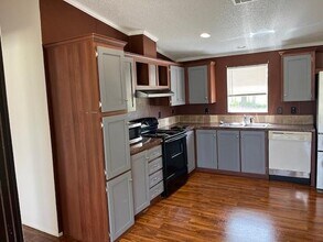 9057 Odneal Rd W in Krum, TX - Building Photo - Building Photo