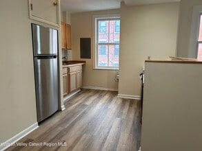 136 Warren St in Hudson, NY - Building Photo - Building Photo