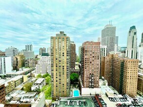 1122 N Clark St in Chicago, IL - Building Photo - Building Photo