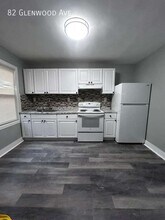 82 Glenwood Ave in Yonkers, NY - Building Photo - Building Photo