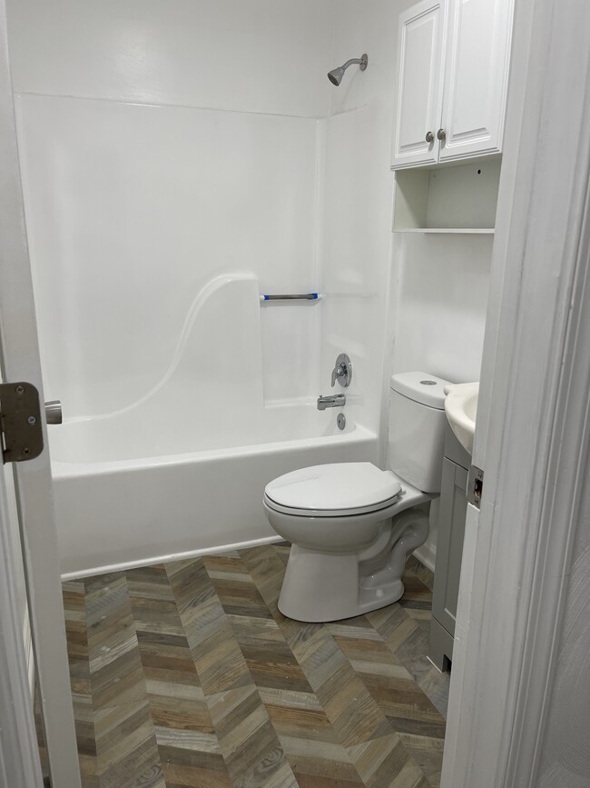 7440 Fenner St, Unit 3 in Norfolk, VA - Building Photo - Building Photo