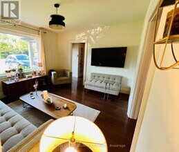 372 Roehampton Ave in Toronto, ON - Building Photo - Building Photo