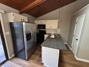 575 El Paseo Pl in Lexington, KY - Building Photo - Building Photo