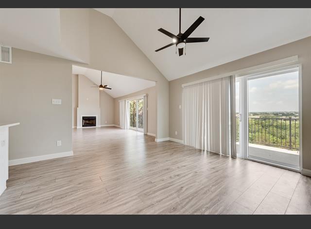 1803 Old Oak Dr in Arlington, TX - Building Photo - Building Photo