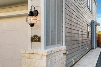 629 Seabreeze Dr in Kemah, TX - Building Photo - Building Photo