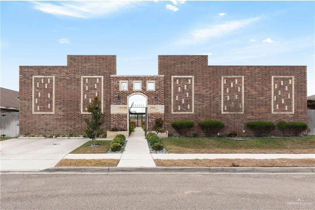 2806 Primrose Ave in Edinburg, TX - Building Photo