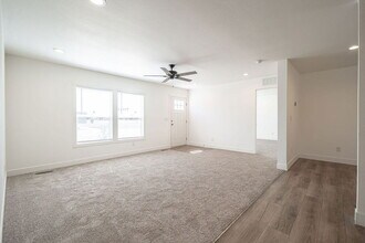 8559 E Coralbell Ave in Mesa, AZ - Building Photo - Building Photo