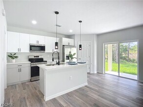 912 Anthony St E in Lehigh Acres, FL - Building Photo - Building Photo