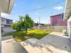 3233 Easy Ave in Long Beach, CA - Building Photo - Building Photo