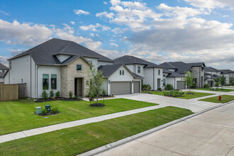 Avalon at Friendswood in Friendswood, TX - Foto de edificio - Building Photo