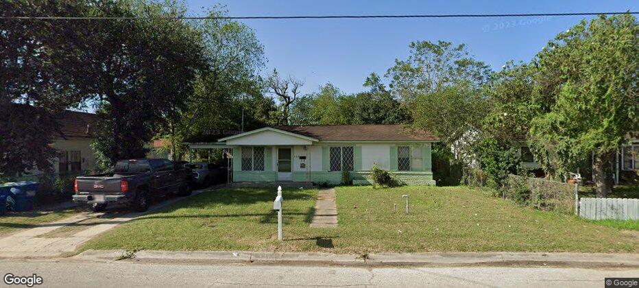 503 N Monroe St in Beeville, TX - Foto de edificio