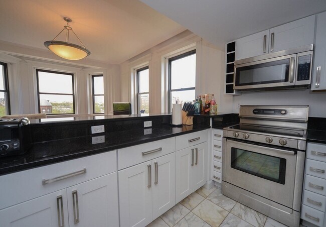 464 Commonwealth Ave, Unit 63 in Boston, MA - Building Photo - Building Photo