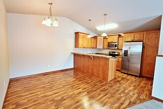 3111 8th St NE in Minot, ND - Building Photo - Building Photo