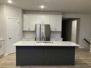 993 Cascade Cir in Hartford, WI - Building Photo - Building Photo