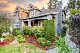 13711 NE 135th Pl in Kirkland, WA - Building Photo - Building Photo
