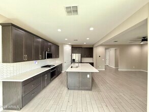 5542 N 107th Ln in Phoenix, AZ - Building Photo - Building Photo