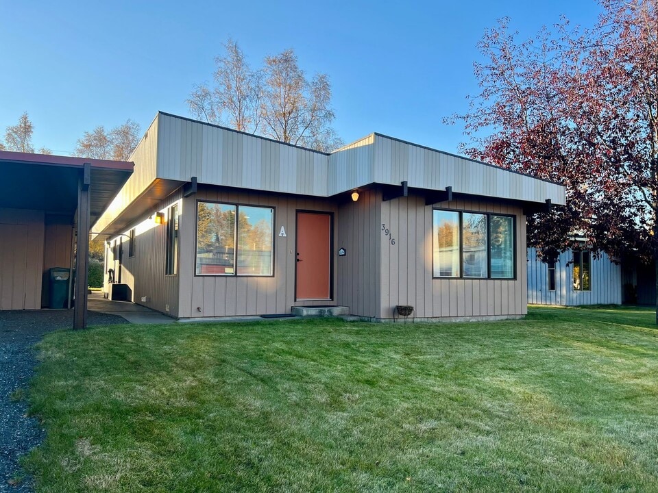 3916 E Turnagain Blvd in Anchorage, AK - Building Photo