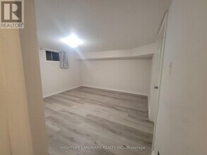 307 Axminster Dr in Richmond Hill, ON - Building Photo - Building Photo