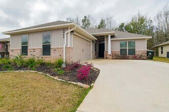 5648 Peach Dr in Pace, FL - Building Photo - Building Photo