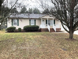 608 Ben Rich St in Dallas, NC - Building Photo