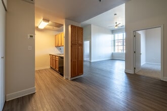 Pearl Place Apartments in Belvidere, IL - Building Photo - Interior Photo