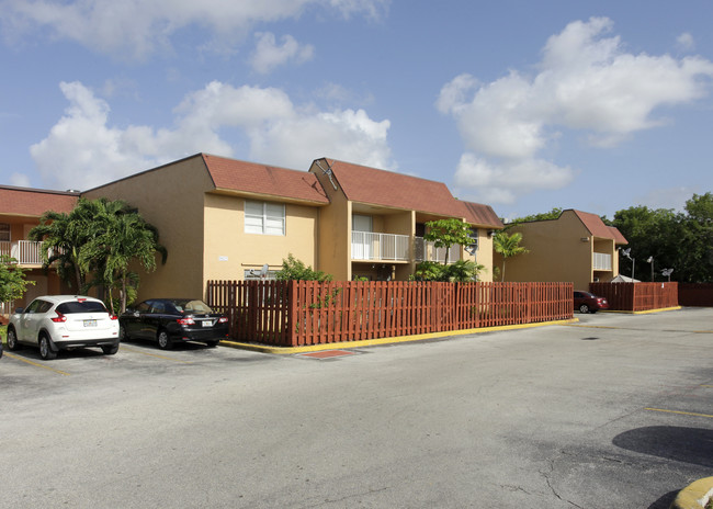 Puerta Del Sol in Miami, FL - Building Photo - Building Photo