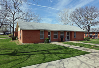 Ennis Village in Ennis, TX - Building Photo - Building Photo