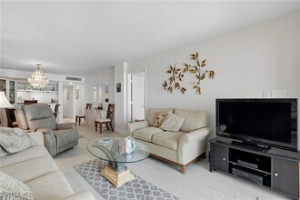 25900 Hickory Blvd, Unit 305 in Bonita Springs, FL - Building Photo - Building Photo