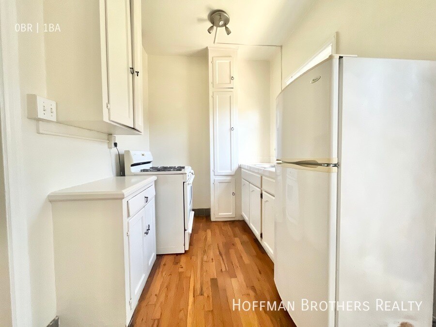 836 Sanborn Ave in Los Angeles, CA - Building Photo