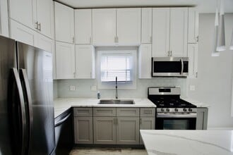 1007 N Madison St in Bloomington, IL - Building Photo - Building Photo