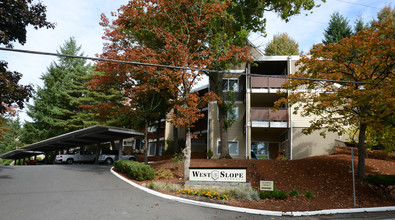 West Slope Terrace in Portland, OR - Building Photo - Building Photo