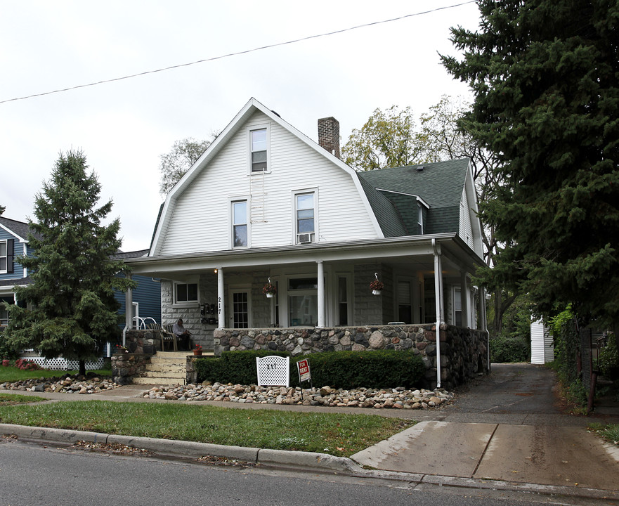 217 N Summit St in Ypsilanti, MI - Building Photo