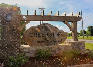 7458 White Pine Dr in Ooltewah, TN - Foto de edificio - Building Photo