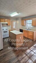 605 Castlebrooke Dr SE in Lawrenceville, GA - Building Photo - Building Photo