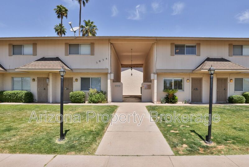 3934 E Piccadilly Rd in Phoenix, AZ - Building Photo