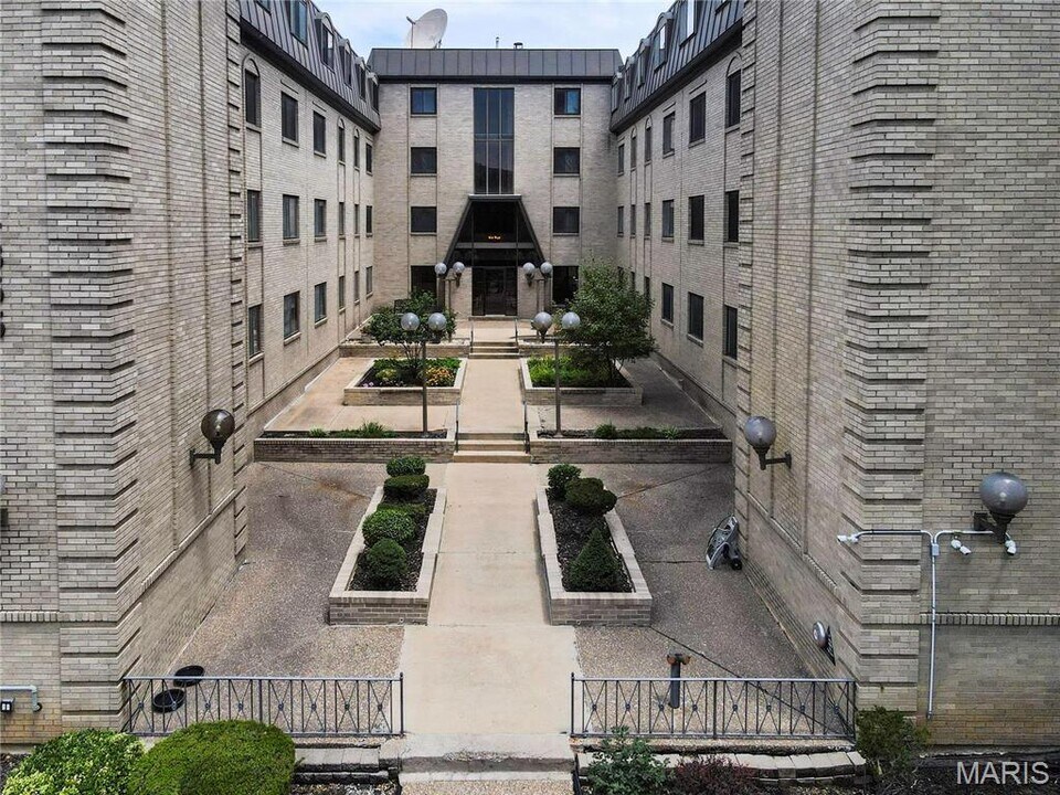 4355 Maryland Ave in St. Louis, MO - Building Photo