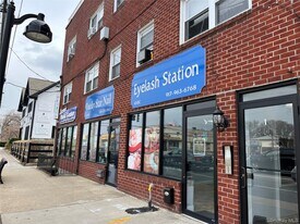 410 Jericho Tpke in North Hempstead, NY - Building Photo