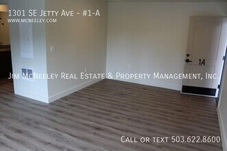 1301 SE Jetty Ave in Warrenton, OR - Building Photo - Building Photo