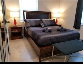 2023 Funston St-Unit -B in Hollywood, FL - Building Photo - Building Photo